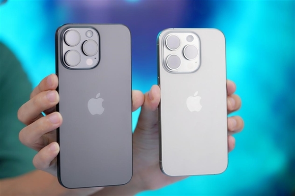 你注意過沒！iPhone攝像頭旁邊竟然有個小孔：作用揭秘